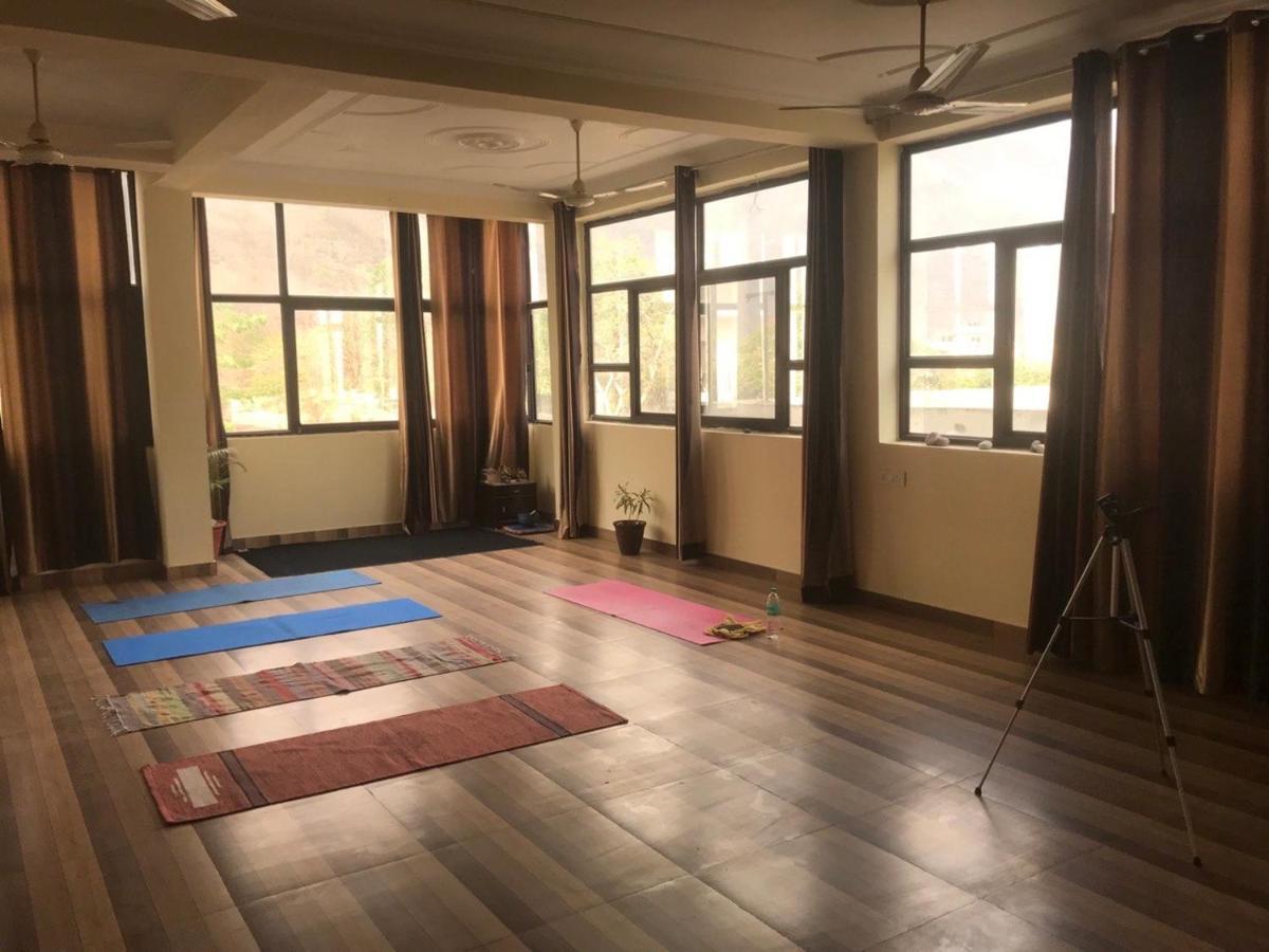 Hotel Vishla Palace By Uttarakhand Hotel Hospitality Narendra Nagar Eksteriør bilde